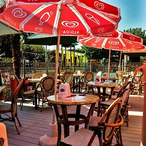 4* База отдыха Happy Camping Village
